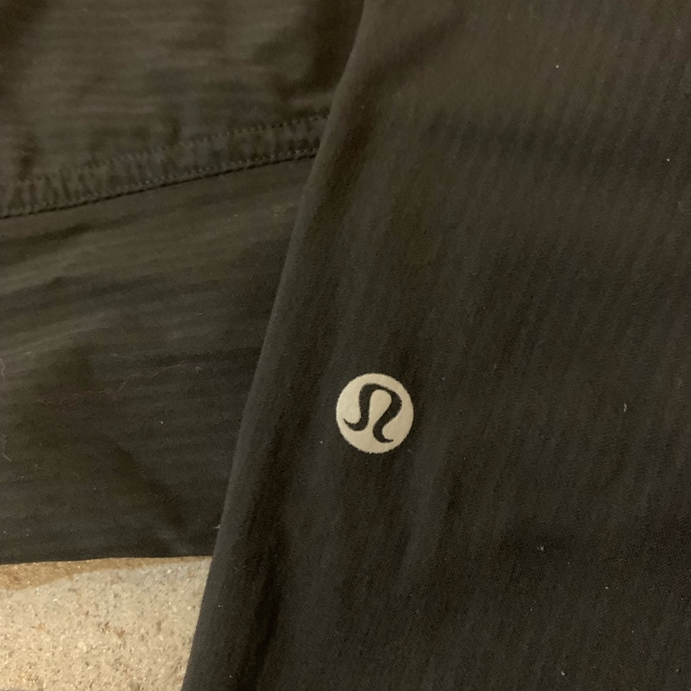 Lululemon Dance Studio Jogger
*29"
Black. Size 4. EUC - Picture 7 of 13